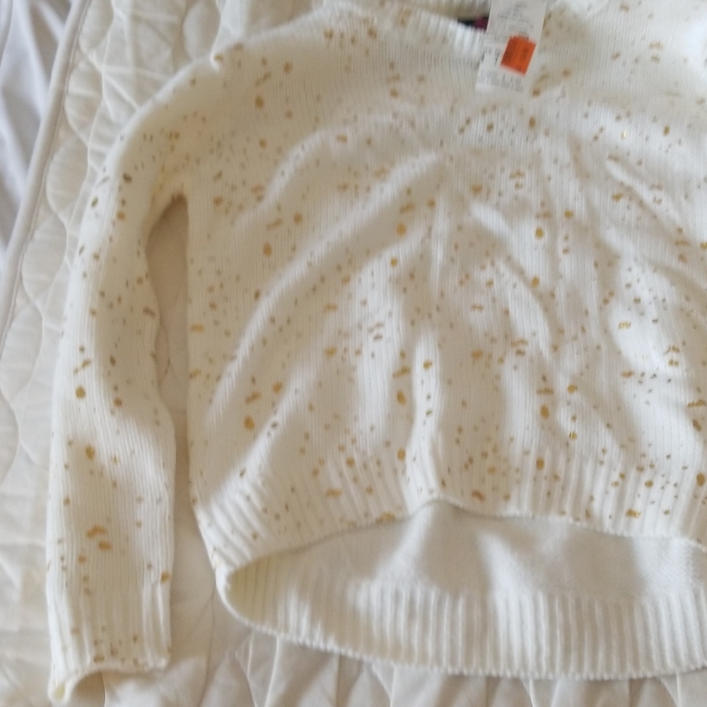 Sweater. - Picture 2 of 4